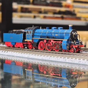 Minitrix 16189 Class 18.5 Steam Locomotive (巴伐利亞特快牽引機車)