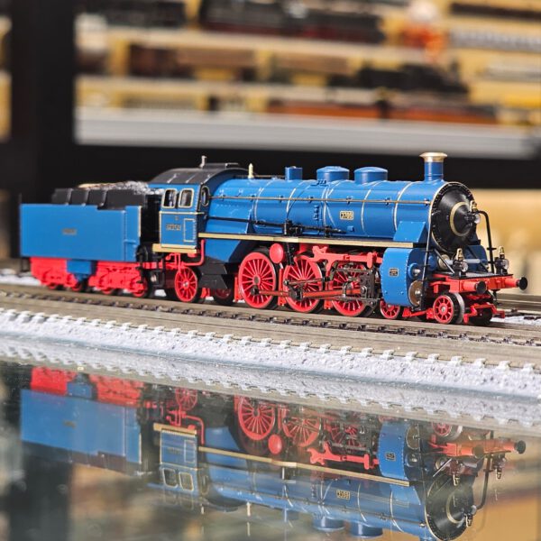 Minitrix 16189 Class 18.5 Steam Locomotive (巴伐利亞特快牽引機車)