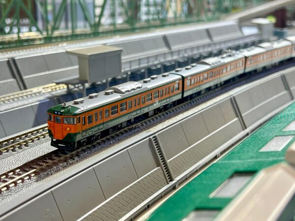 KATO 10-1954/10-1955/74261-2 113系 2000番台 湘南色(JR仕様) / サロ110 350番台