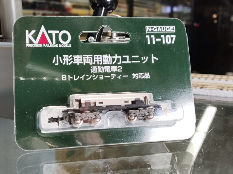 Bトレイン 【にこ】kato 11-107×2106×4 11-097×8 Amazon.com: Kato 11-107 Driving Unit For B Train Shorty