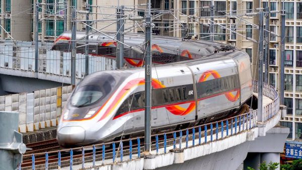 預訂 長鳴 CR400AF-Z / 預訂優惠: 每套可免費獲贈 原廠室內燈 (由原廠安裝)