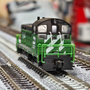 KATO 176-4377 EMD NW2 Burlington Northern #534 7 KATO 176-4377