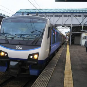 KATO 10-1367 HB-E300系 「リゾートしらかみ」 (青池編成) 4両セット 11 KATO 10-1367 HB-E300系 「リゾートしらかみ」 (青池編成) 4両セット