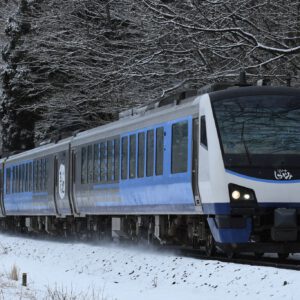 KATO 10-1367 HB-E300系「リゾートしらかみ」4両セット KATO 10-1367 HB-E300系 「リゾートしらかみ」(青池編成) 4両