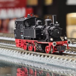 FLEISCHMANN N 7170010 Steam locomotive class 70.0, DB DCC 4 FLEISCHMANN N 7170010 Steam locomotive class 70.0, DB DCC