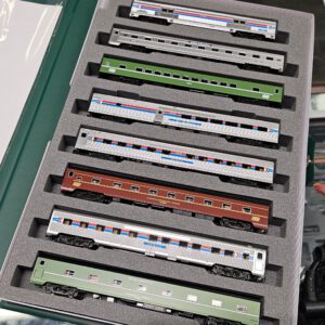 KATO 106-1971 (N)Amtrak® Rainbow Era Train 8 Car Set