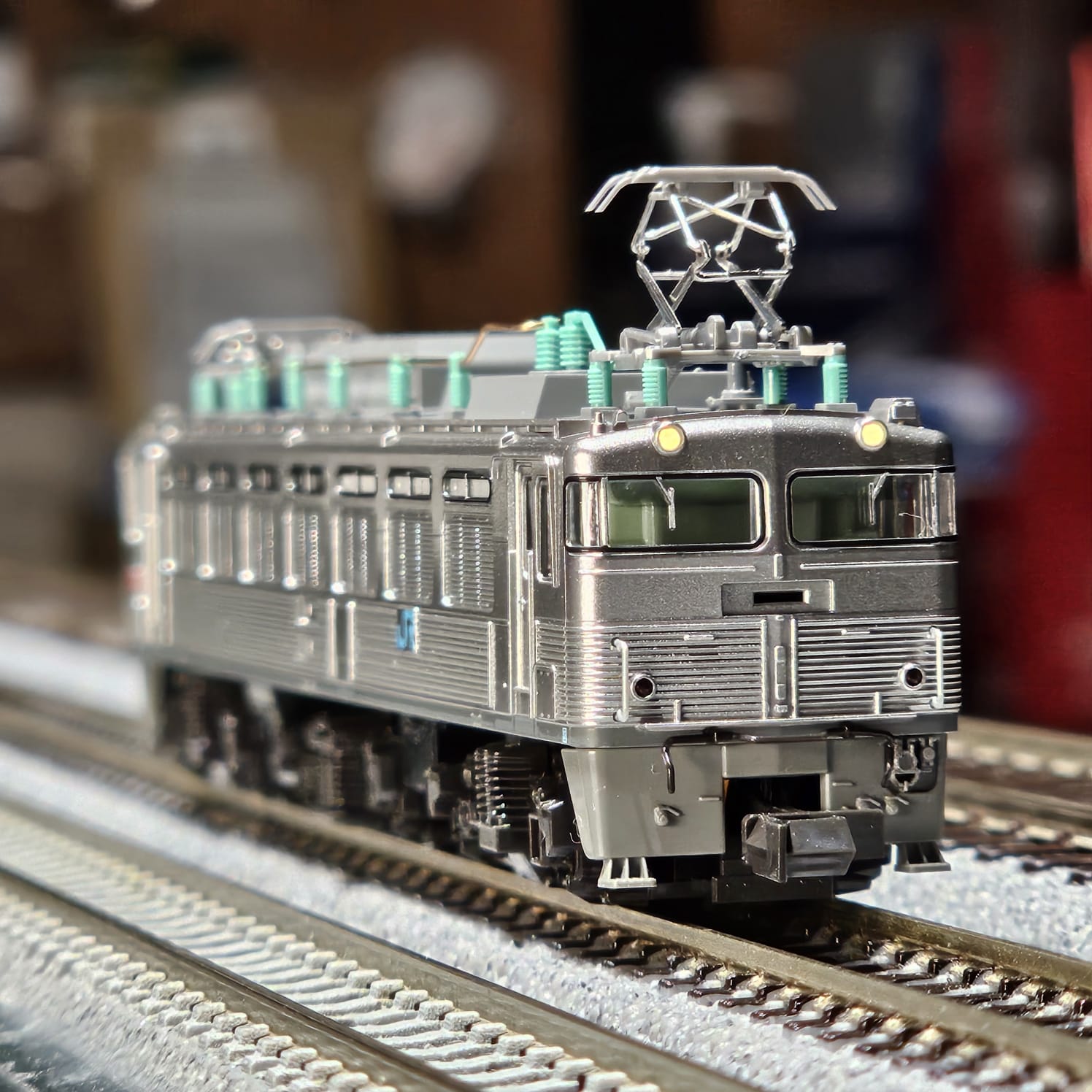 EF81 300番台（ステンレス）が入線です。KATO 3067-1 | NGaugeJP