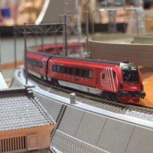 Hobbytrain H25227 N Rh 1116 “100 Years ÖBB” Railjet 8 CAR SET