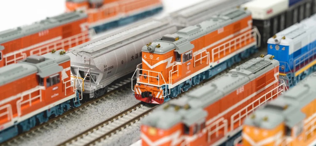 長鳴 N 東風7C型柴油機車