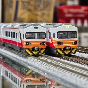 鐵支路 VM3007 EMU1200 紅斑馬號 9兩套裝 7 鐵支路 VM3007 EMU1200 紅斑馬號 9兩套裝