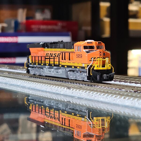 KATO 176-8959 N GE ES44AC BNSF Swoosh #5959