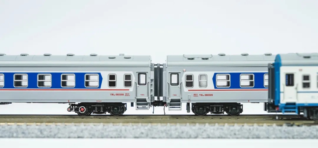 長鳴 25B 特別塗裝客車 ( 23/10/2025 下午4點截止預訂)