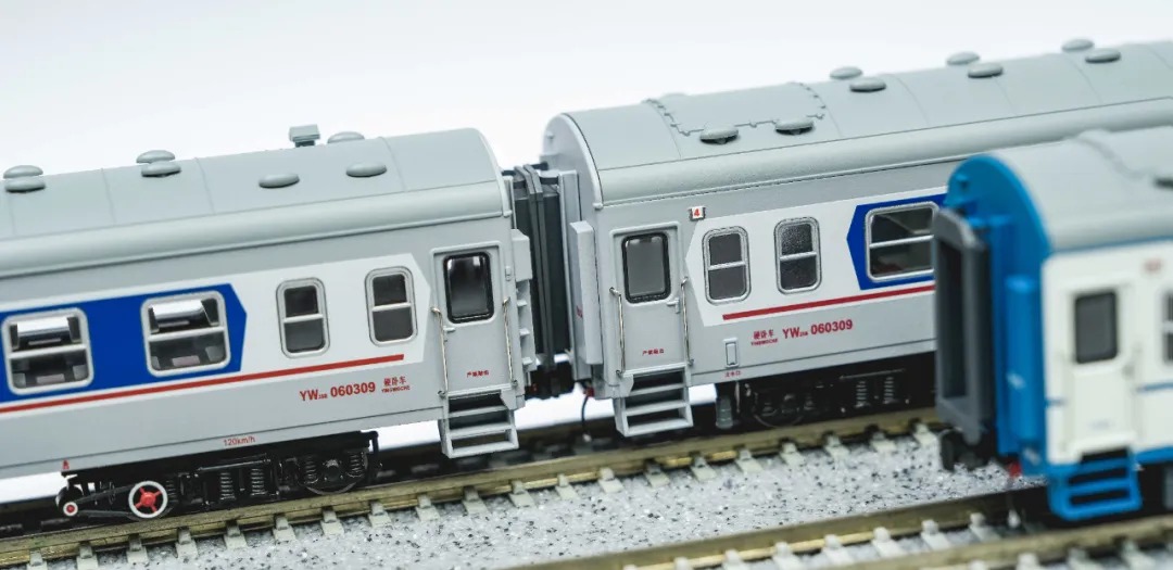 長鳴 25B 特別塗裝客車 ( 23/10/2025 下午4點截止預訂)