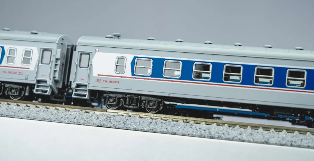 長鳴 25B 特別塗裝客車 ( 23/10/2025 下午4點截止預訂)