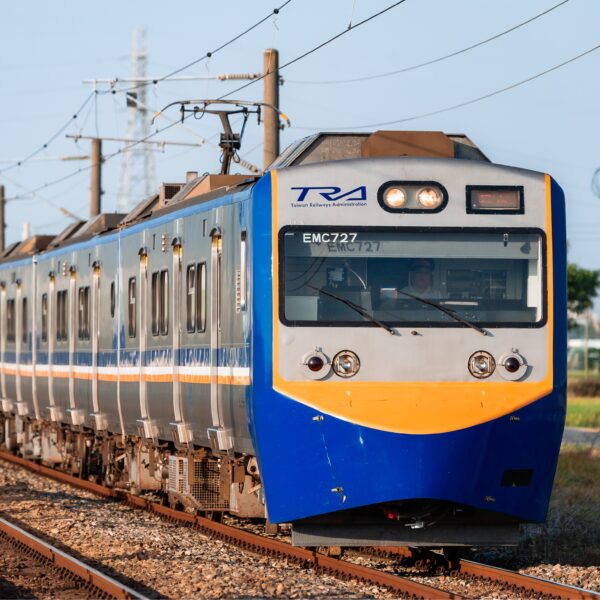 預訂 鐵支路 VM3010 台鐵EMU700型電聯車 阿福號8輛