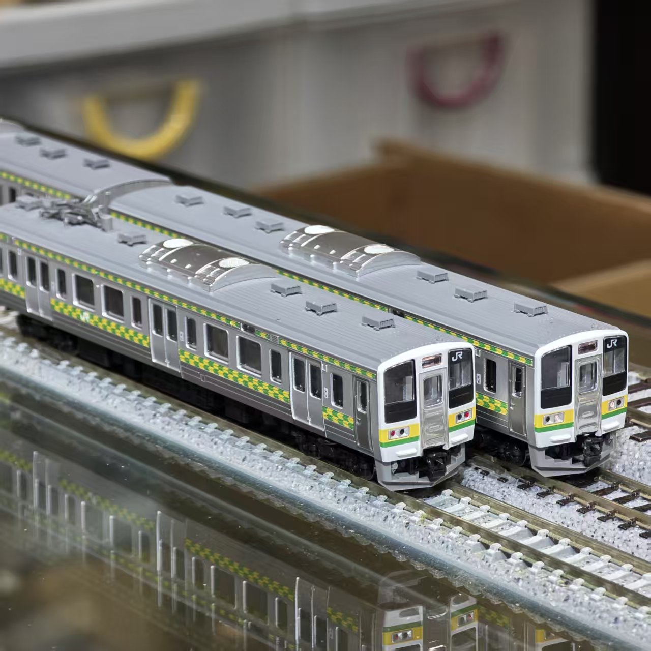 TOMIX 97237 JR 211 3000系近郊電車 (両毛線・矢絣色) 4両 2 TOMIX 97237 JR 211 3000系近郊電車 (両毛線・矢絣色) 4両