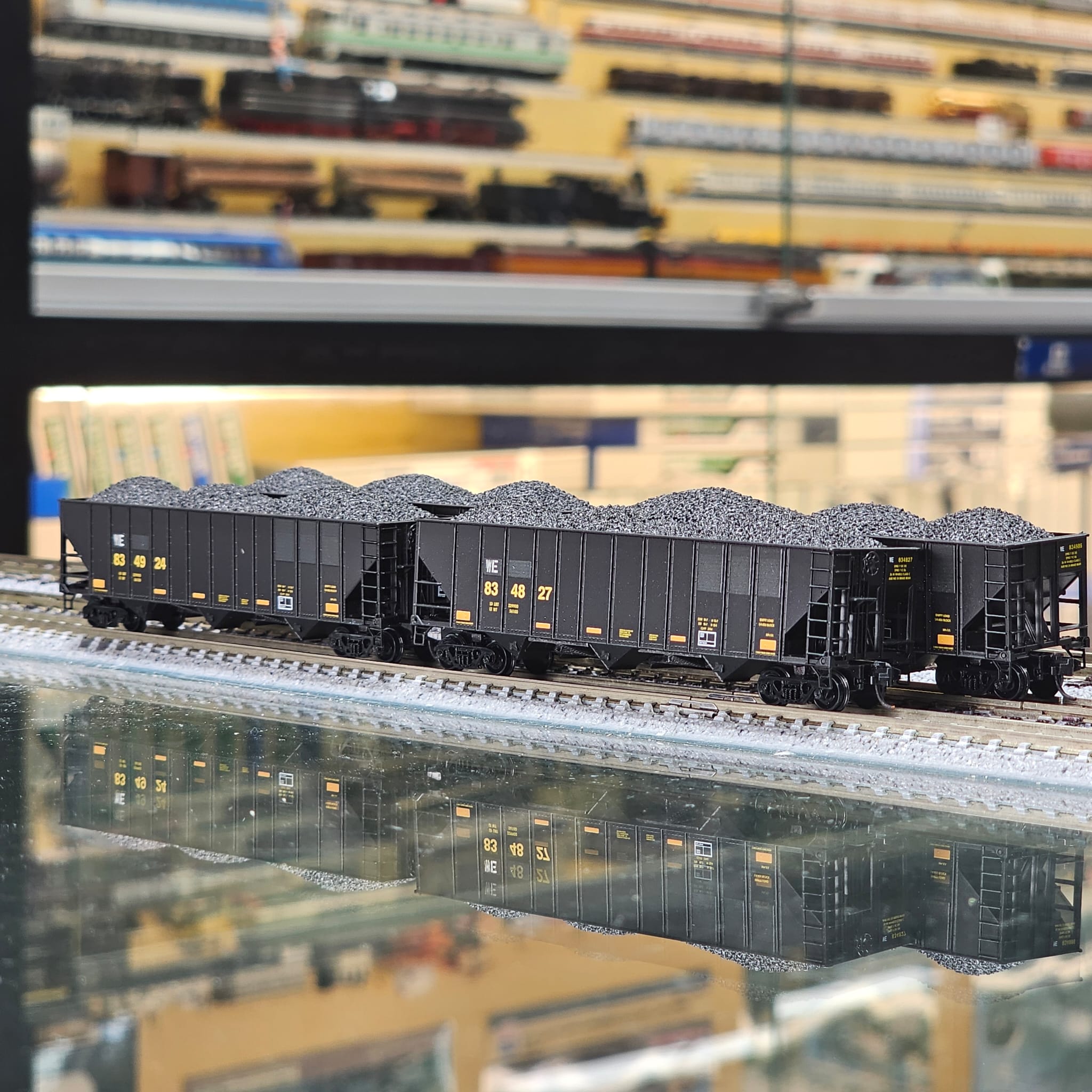 MICRO TRAIN N Scale - 100-Ton 3-Bay Open Hoppers 1 MICRO TRAIN N Scale - 100-Ton 3-Bay Open Hoppers