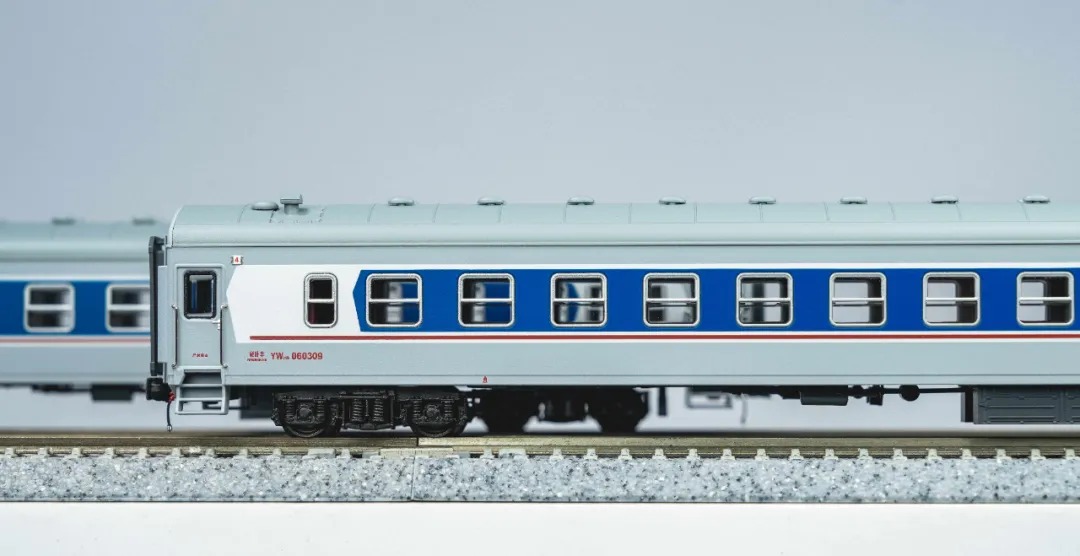 長鳴 25B 特別塗裝客車 ( 23/10/2025 下午4點截止預訂)