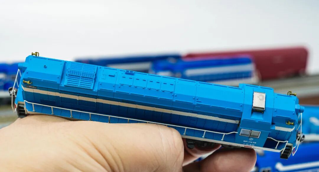 長嗚 N DF5 東風5型內燃機車 34 長嗚 N DF5 東風5型內燃機車