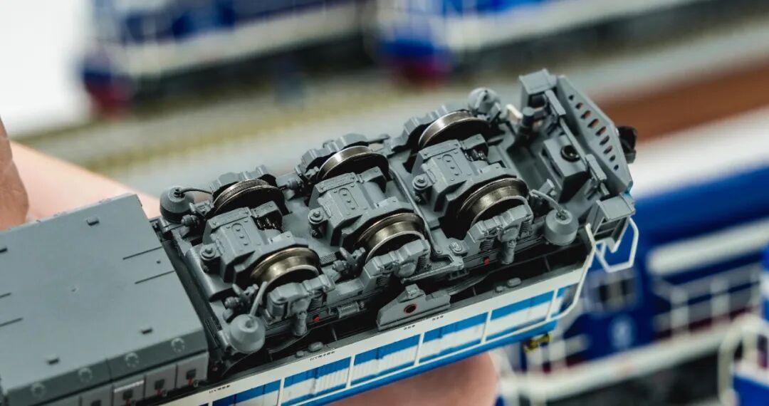 長嗚 N DF5 東風5型內燃機車 40 長嗚 N DF5 東風5型內燃機車