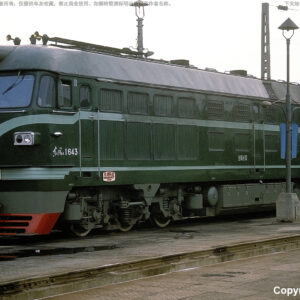 <遠期預訂> 長鳴 HO 比例 DF4B 合金車殼 車門可開 24 <遠期預訂> 長鳴 HO 比例 DF4B 合金車殼 車門可開