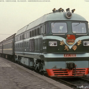 <遠期預訂> 長鳴 HO 比例 DF4B 合金車殼 車門可開 26 <遠期預訂> 長鳴 HO 比例 DF4B 合金車殼 車門可開