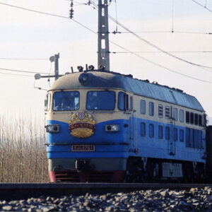 <遠期預訂> 長鳴 HO 比例 DF4B 合金車殼 車門可開 27 <遠期預訂> 長鳴 HO 比例 DF4B 合金車殼 車門可開