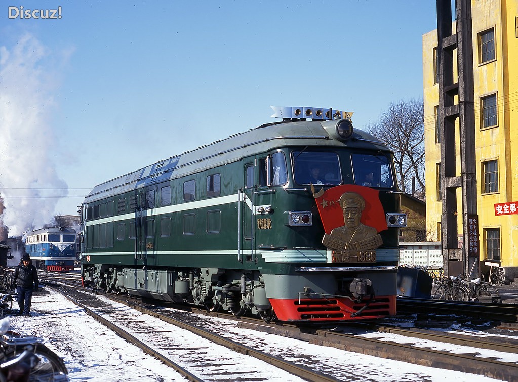 <遠期預訂> 長鳴 HO 比例 DF4B 合金車殼 車門可開 9 <遠期預訂> 長鳴 HO 比例 DF4B 合金車殼 車門可開