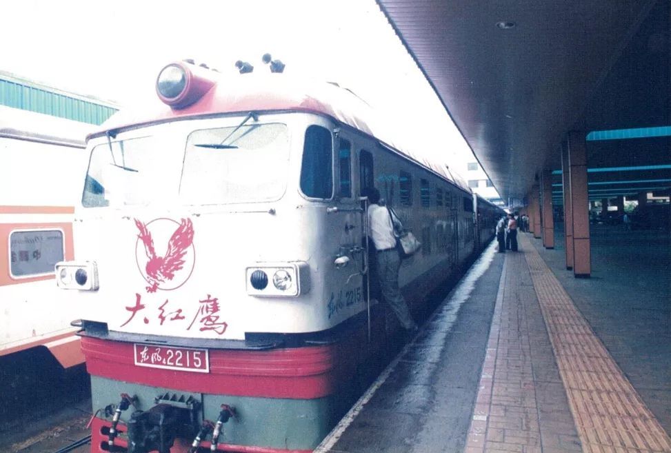 <遠期預訂> 長鳴 HO 比例 DF4B 合金車殼 車門可開 11 <遠期預訂> 長鳴 HO 比例 DF4B 合金車殼 車門可開