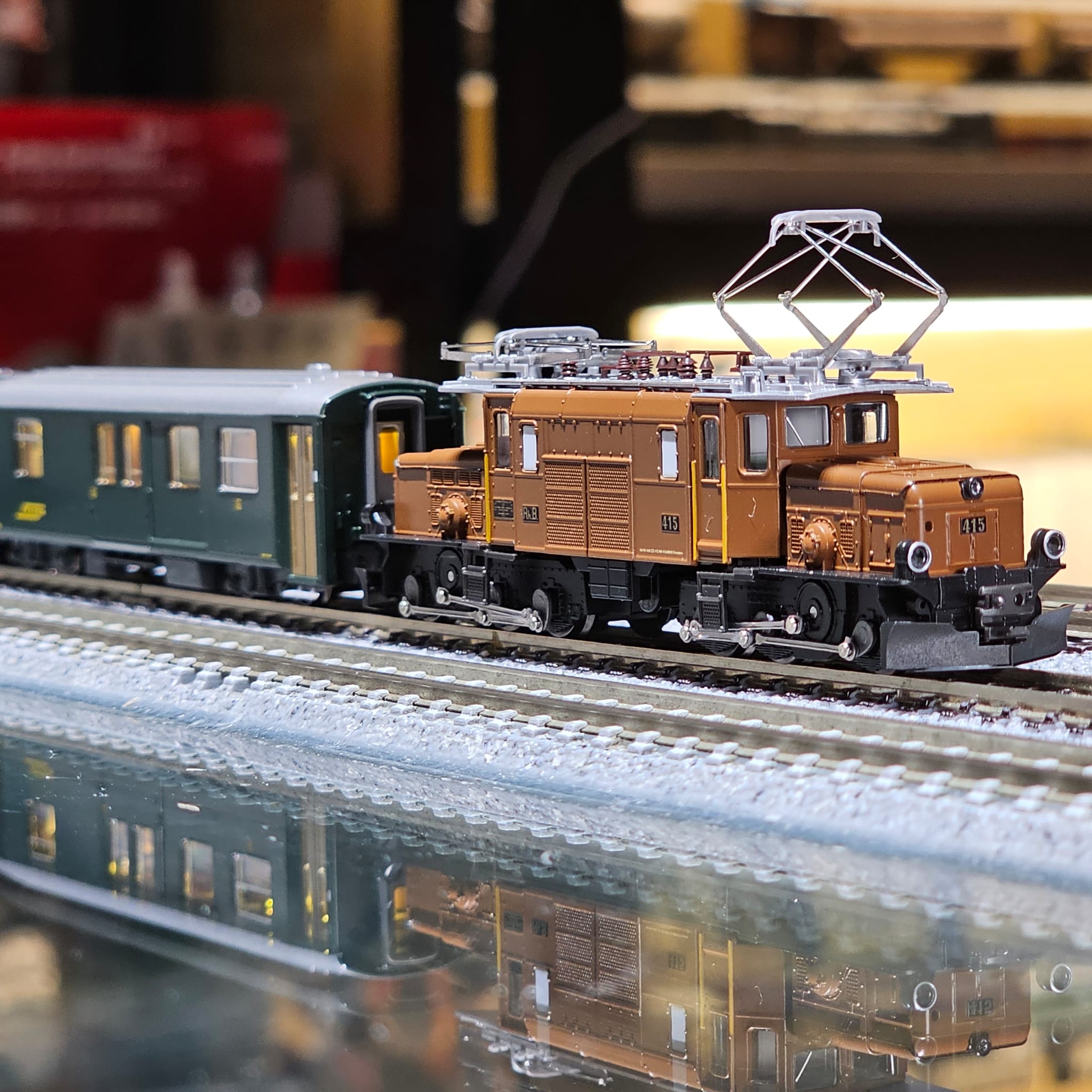 KATO 10-1987 Ge6/6-Ⅰ <冰河鱷魚> + 阿爾卑斯綠色客車 2 KATO 10-1987 Ge6/6-Ⅰ + 阿爾卑斯綠色客車