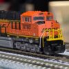 KATO 176-8526 N EMD SD70ACe BNSF "Swoosh" Nose Headlight Version