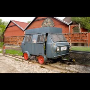 Rivarossi HR9008 HO Draisina Fiat 500 with grills and machine gun on the roof