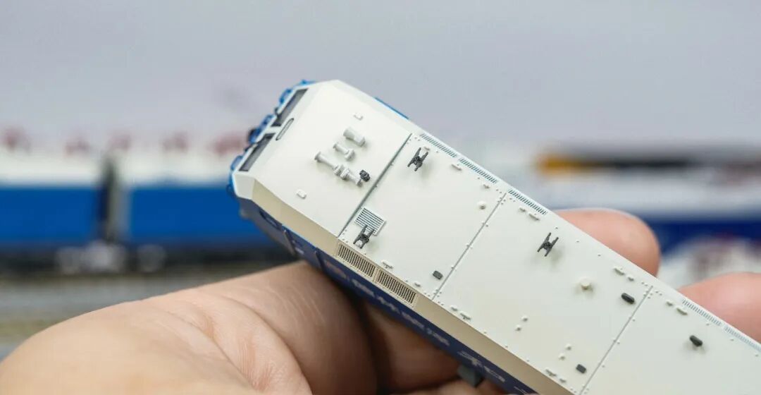 <新品預訂> 長嗚 HXD1 N比例 新品 "藍精靈" 和諧1型電力機車