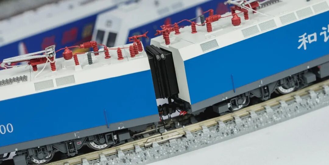 <新品預訂> 長嗚 HXD1 N比例 新品 "藍精靈" 和諧1型電力機車