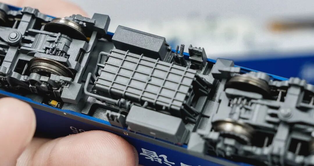 <新品預訂> 長嗚 HXD1 N比例 新品 "藍精靈" 和諧1型電力機車