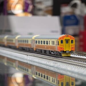 鐵支路 VM3004 EMU100型 自強號電聯車 "英國婆"10輛套裝 沒有訂金補款連接