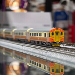 鐵支路 VM3004 EMU100型 自強號電聯車 "英國婆"10輛套裝 沒有訂金補款連接