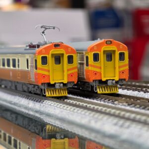 鐵支路 VM3004 EMU100型 自強號電聯車 "英國婆"10輛套裝 沒有訂金補款連接