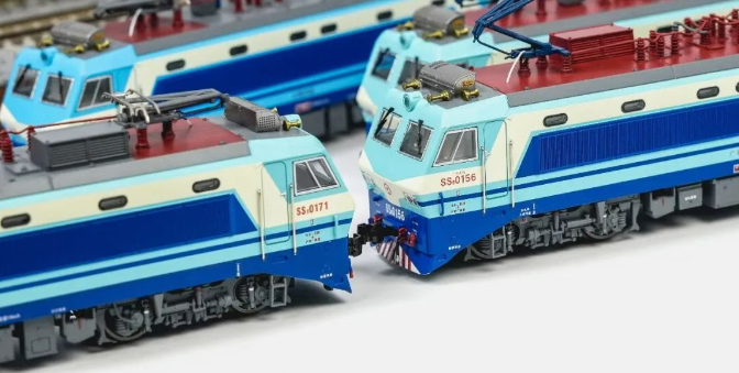 <預訂商品> 長鳴 SS8 韶山8 形電力機車 2026年版本 第3批 圓燈系列