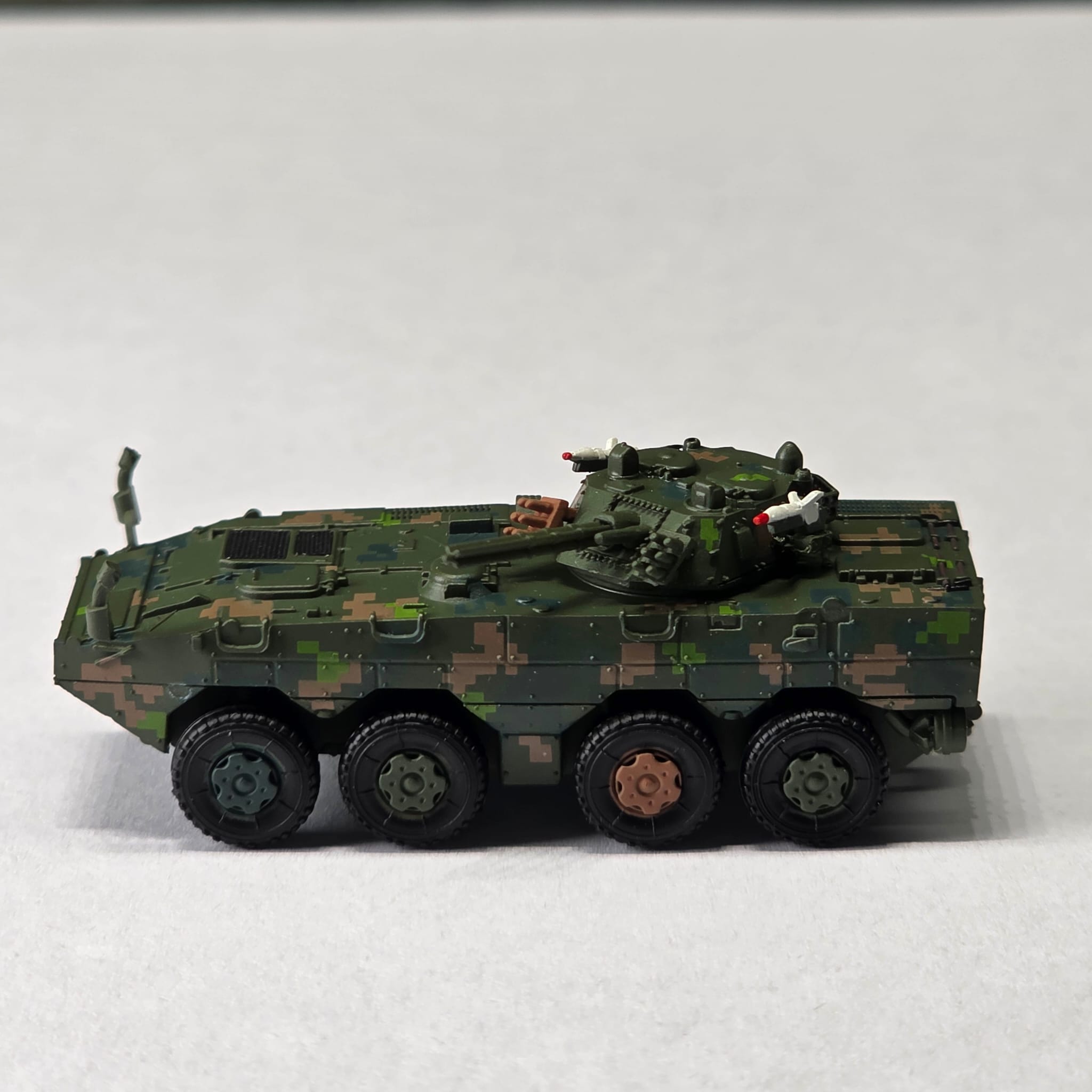 MINICITY ZBL-08 式輪式步兵戰車 N比例 彩繪紀念版重裝套 裝 (1:160) 5 MINICITY ZBL-08式輪式步兵戰車 N比例 彩繪紀念版重裝套 裝 (1:160)