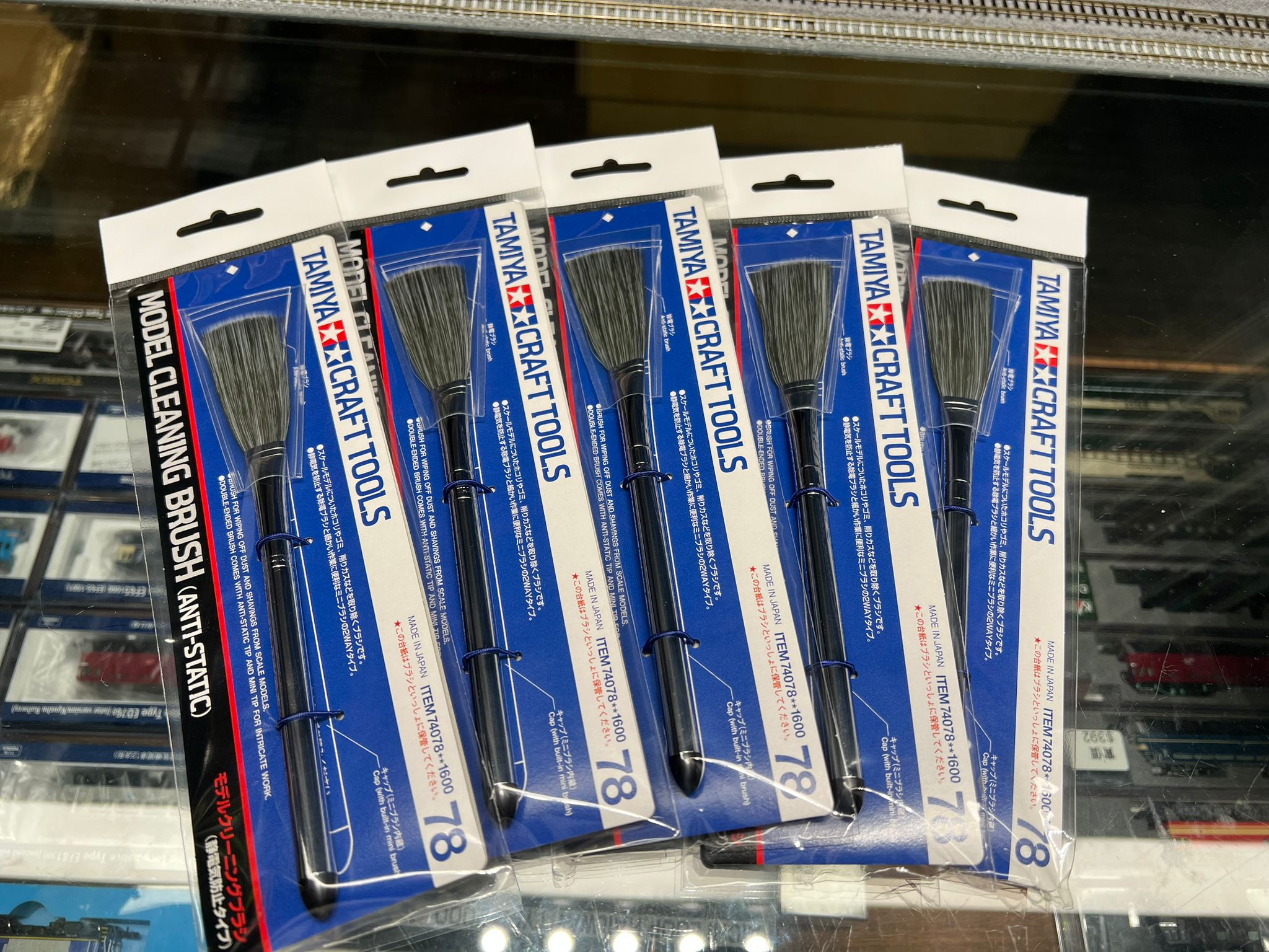 Tamiya 74078 模型清潔筆刷(附設掃除靜電功能) 1 Tamiya 74078 模型清潔筆刷(附設掃除靜電功能)
