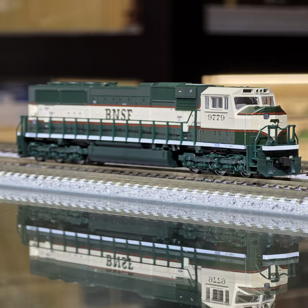 KATO 176-6312 EMD SD70MAC BNSF Executive Cream & Green 柴油機車 #9779 1 KATO 176-6312 EMD SD70MAC BNSF Executive Cream & Green 柴油機車 #9779