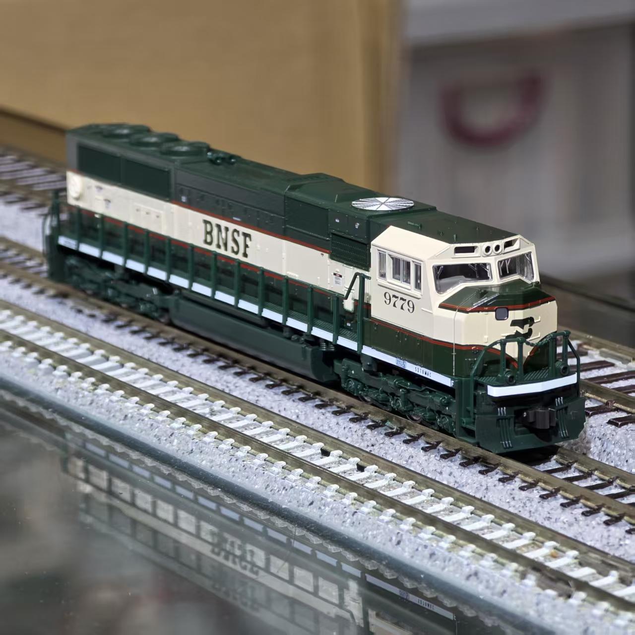 KATO 176-6312 EMD SD70MAC BNSF Executive Cream & Green 柴油機車 #9779 3 KATO 176-6312 EMD SD70MAC BNSF Executive Cream & Green 柴油機車 #9779