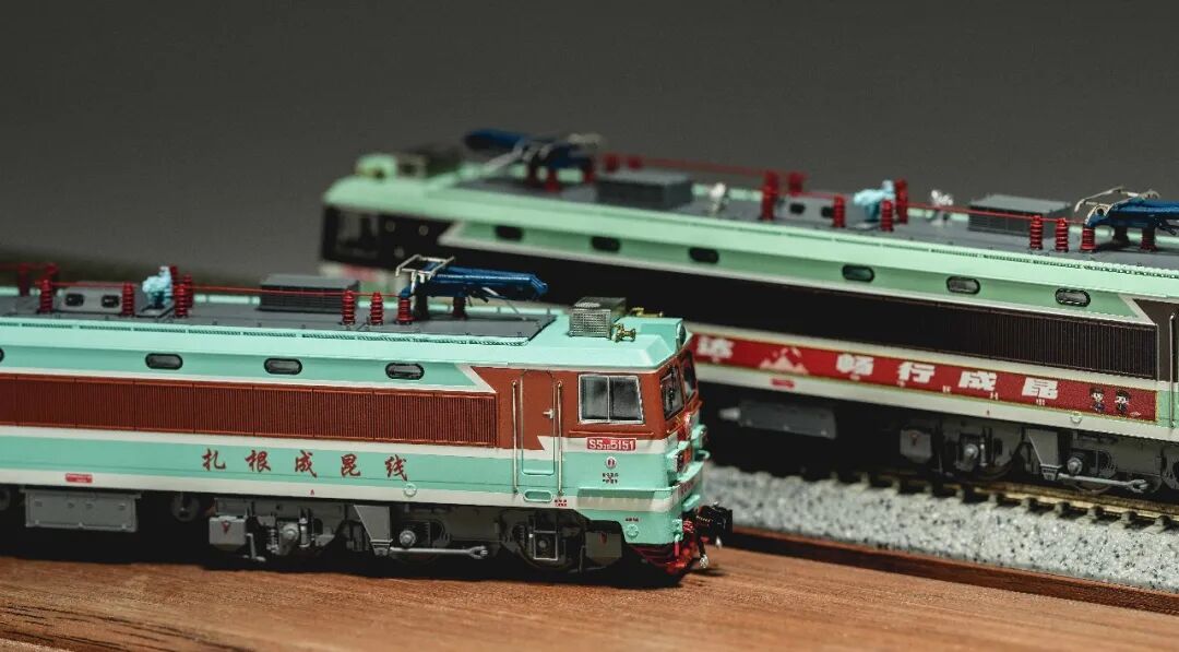 <新品預訂> 中車長鳴 N 韶山3型電力機車 SS3-5151 「共青團號」 廣告特別塗裝