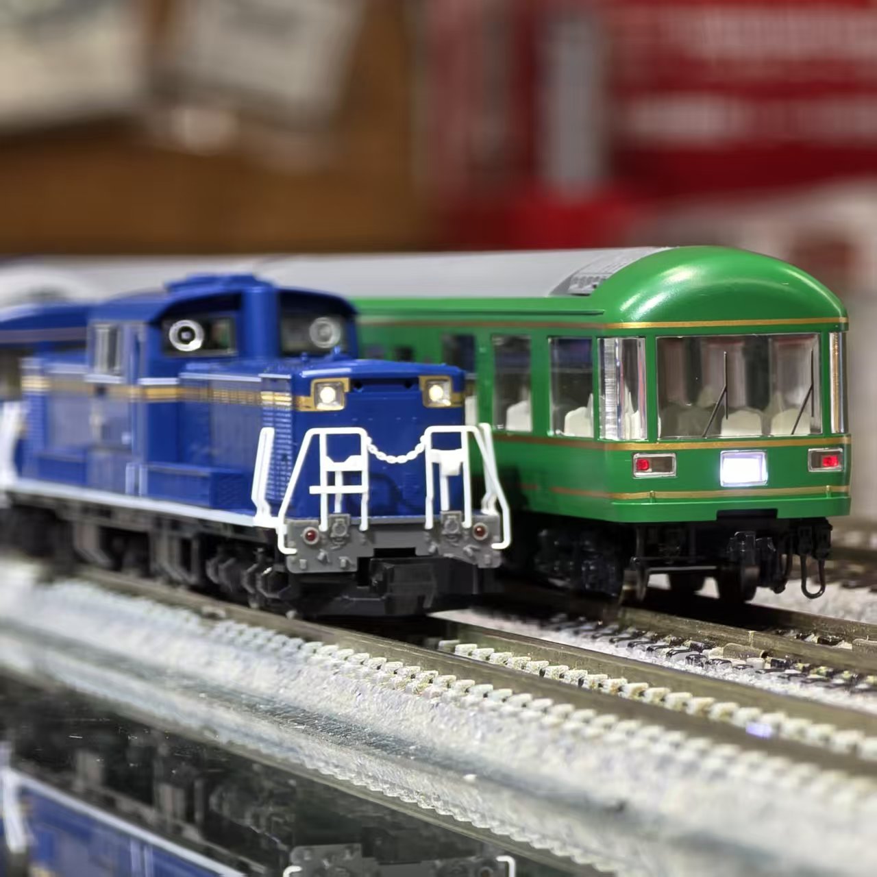 TOMIX 92792 JR 24系25形特急寝台客車(夢空間北斗星) 7輛 + 2251 JR DD51-1000形 柴油機關車 (JR北海道北斗星色) 4 TOMIX 92792 JR 24系25形特急寝台客車(夢空間北斗星) 7輛 + 2251 JR DD51-1000形 柴油機關車 (JR北海道北斗星色)
