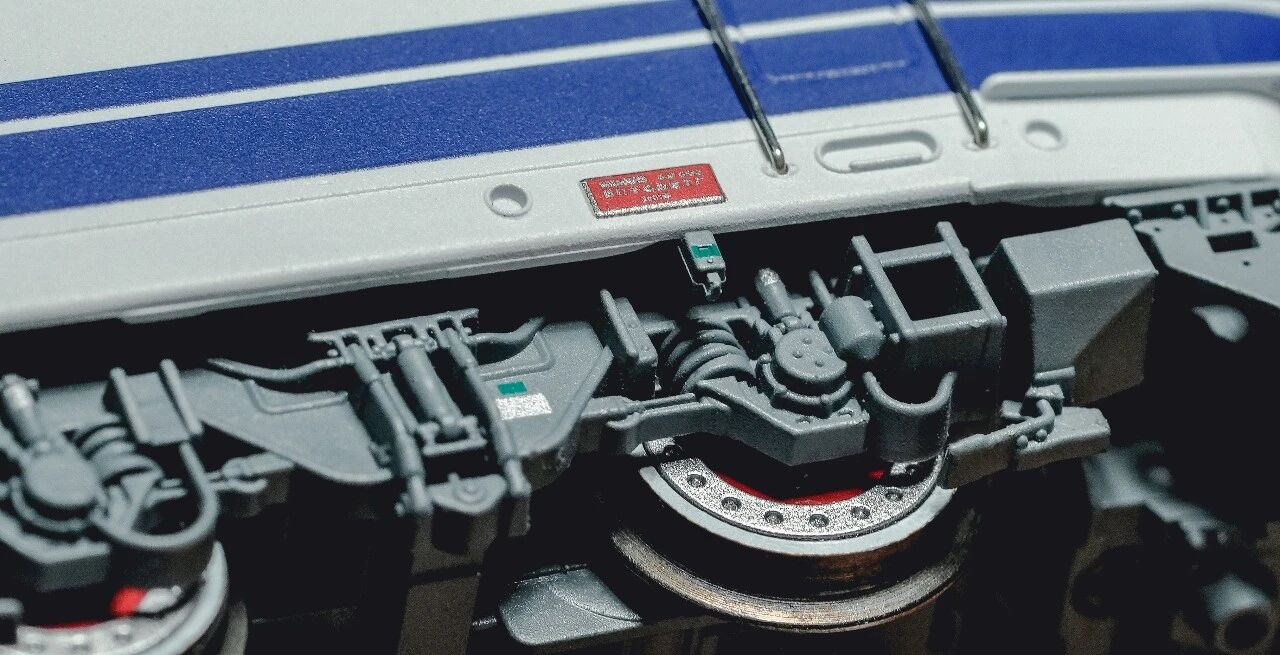 <新品預訂> 中車長鳴 N DJ1型電力機車 (白天鵝)