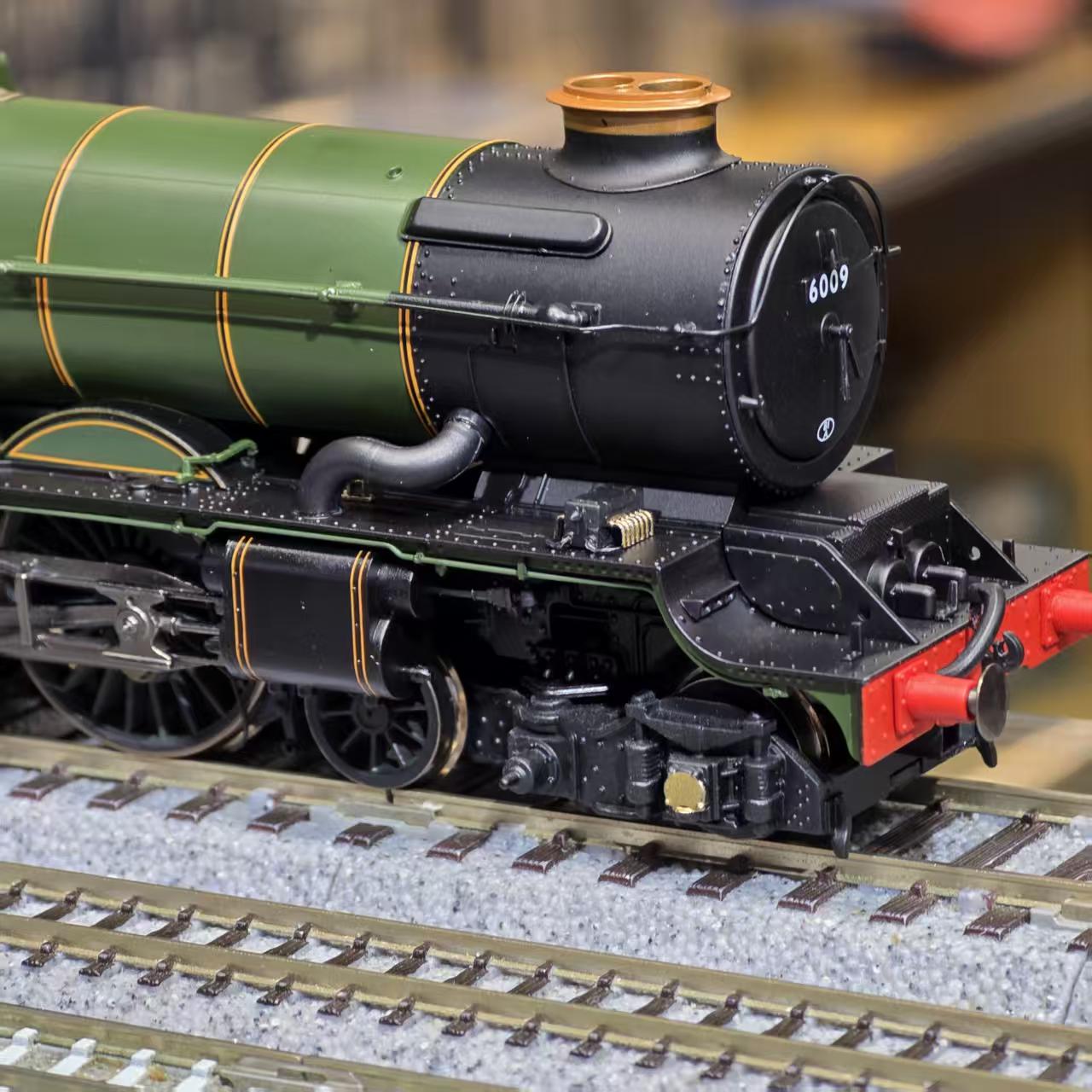 HORNBY R30364 6000 King Class, 4-6-0, 6009 'King Charles II
