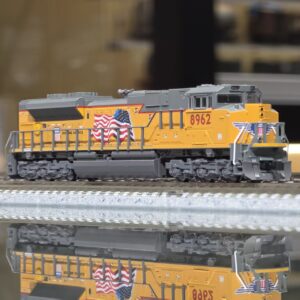 KATO 176-8528 EMD SD70ACe (Nose Headlight) Union Pacific #8962