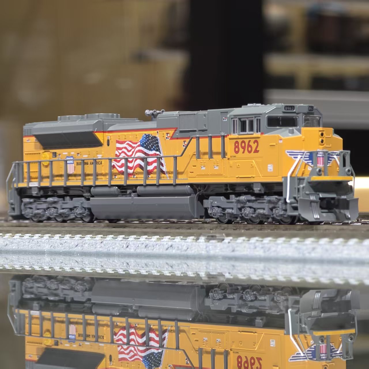 KATO 176-8528 EMD SD70ACe (Nose Headlight) Union Pacific #8962 1 KATO 176-8528 EMD SD70ACe (Nose Headlight) Union Pacific #8962