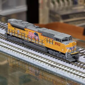 Alternative view of KATO 176-8528 EMD SD70ACe (Nose Headlight) Union Pacific #8962